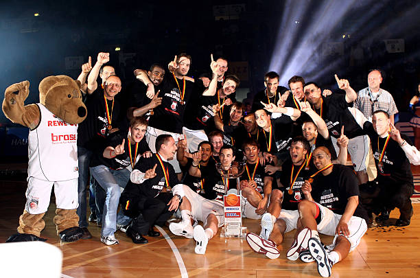 斯尔愿意为 斯尔愿意为